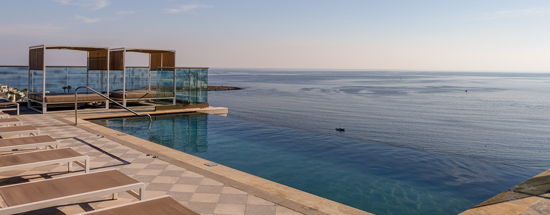 Aukščiausios klasės rezidencija su baseinu