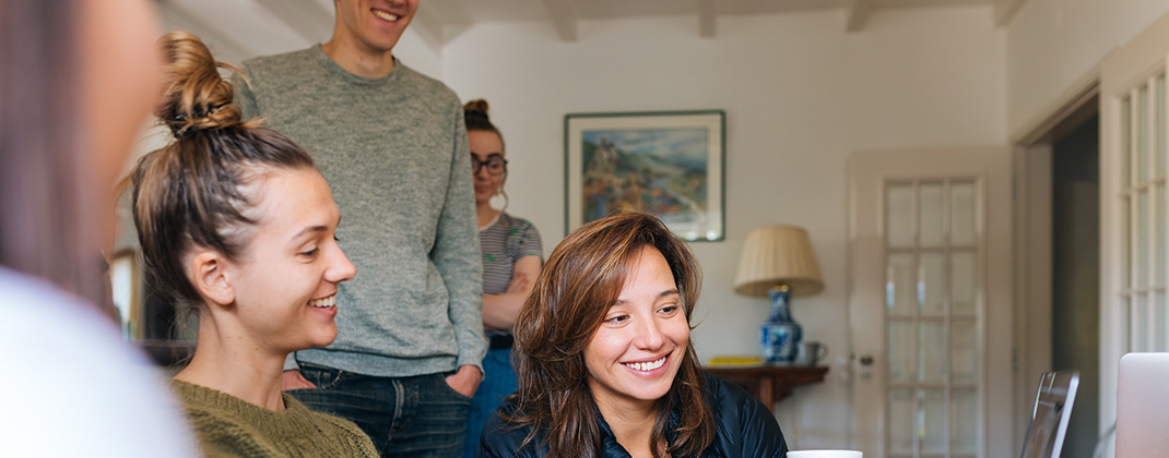 Apsistokite pas mokytoją