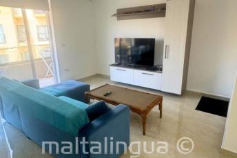 Apsistokite su mokytoju gyvenamajame kambaryje