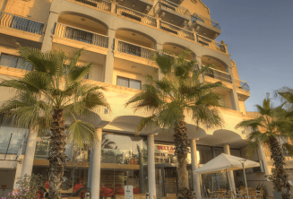 Už jaunesniųjų kalbų mokyklos rezidencijos ribų