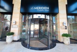 Le Meridien viešbučio įėjimas Sent Džulianse